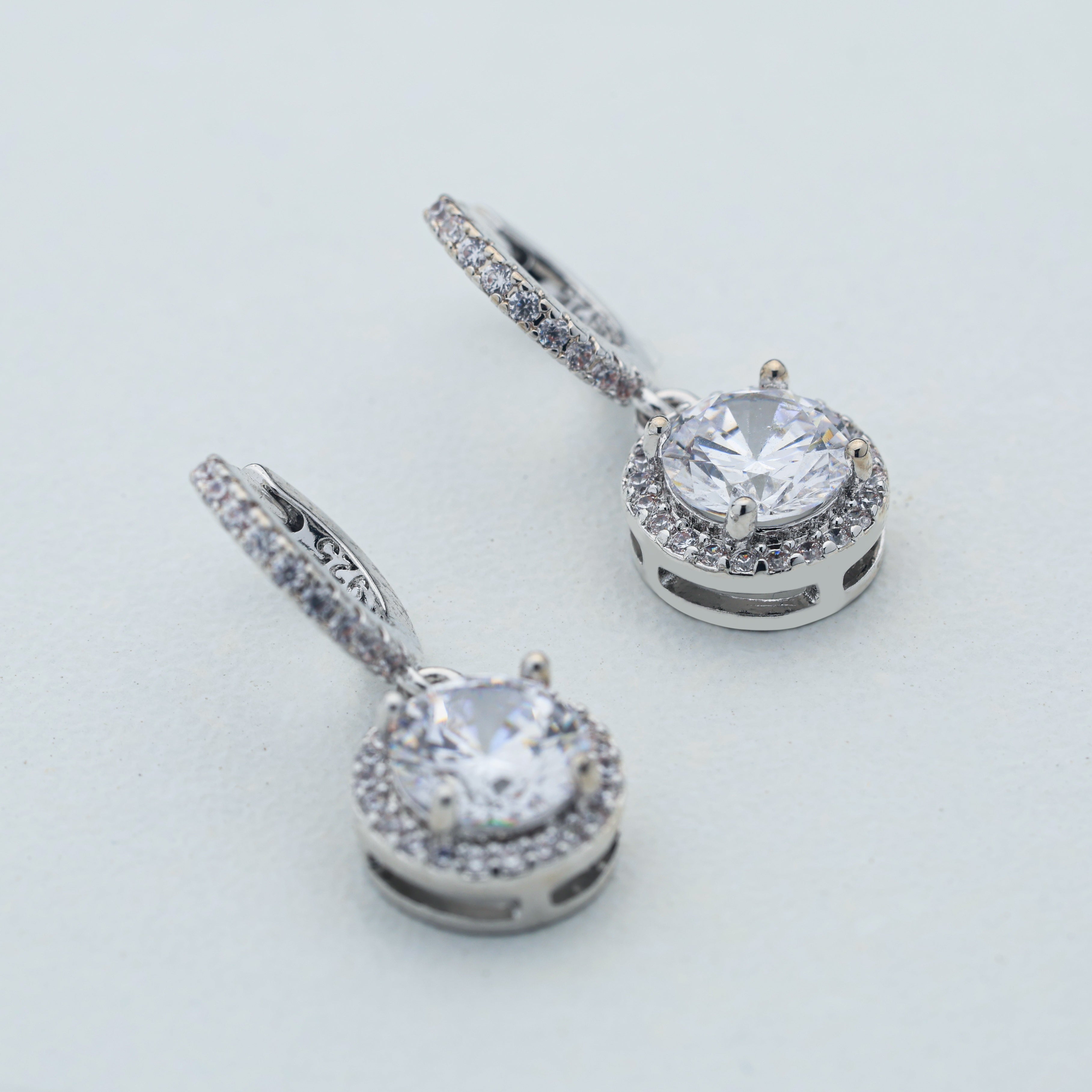 925 Silver Fashionable Elegant 1ct Moissanite Pendant Earrings are the best gift for women on anniversary, birthday, engagement, commitment, Valentine's Day, Christmas or wedding celebration, gift box