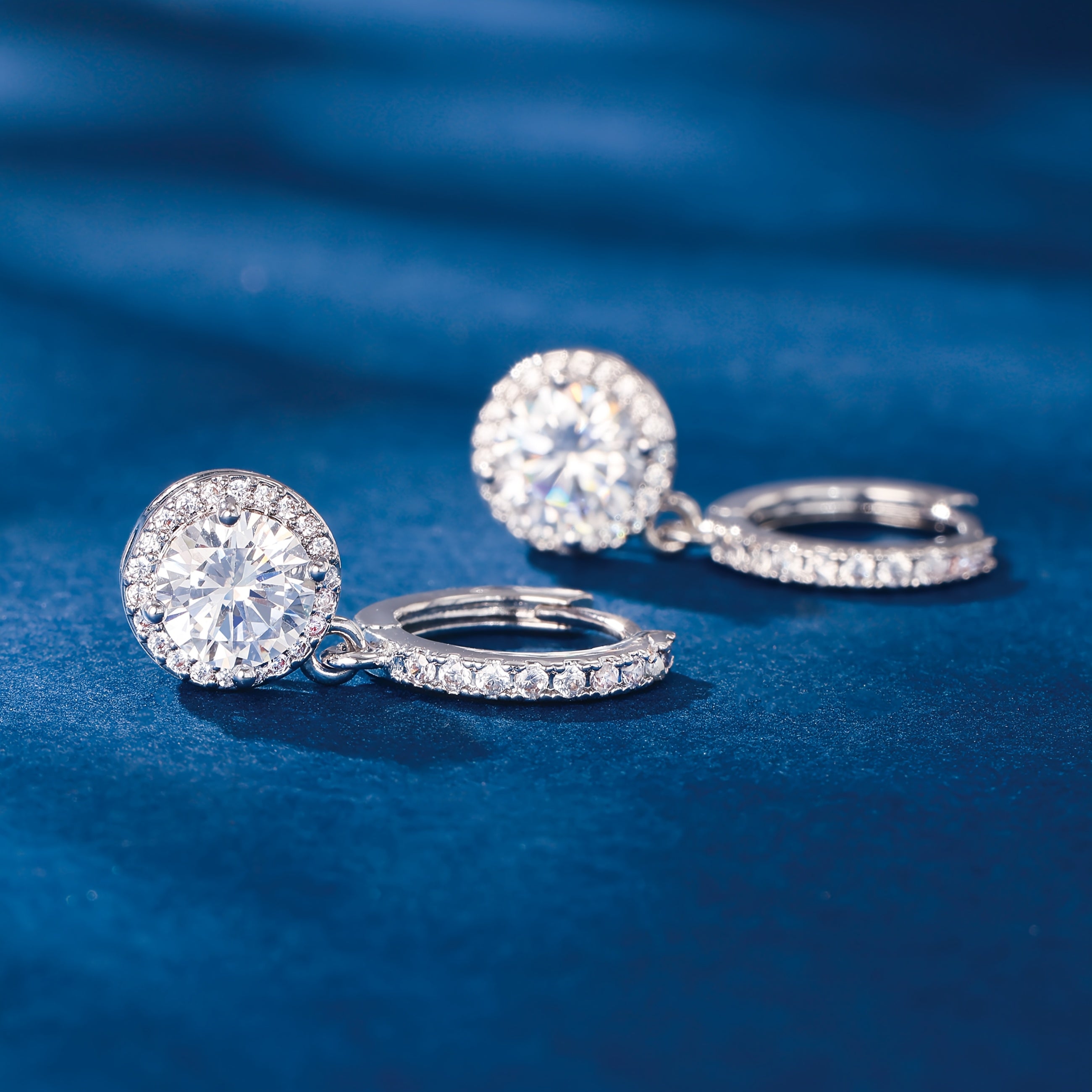 925 Sterling Silvery with Silvery 0.28 oz Of Women's Moissanite Round Pendant Earrings, Exquisite And Elegant Fashion Trend, The Perfect Gift for Family, Friends And Partners On Birthdays, Holidays And Anniversaries, Comes with A Beautiful Gift Box.